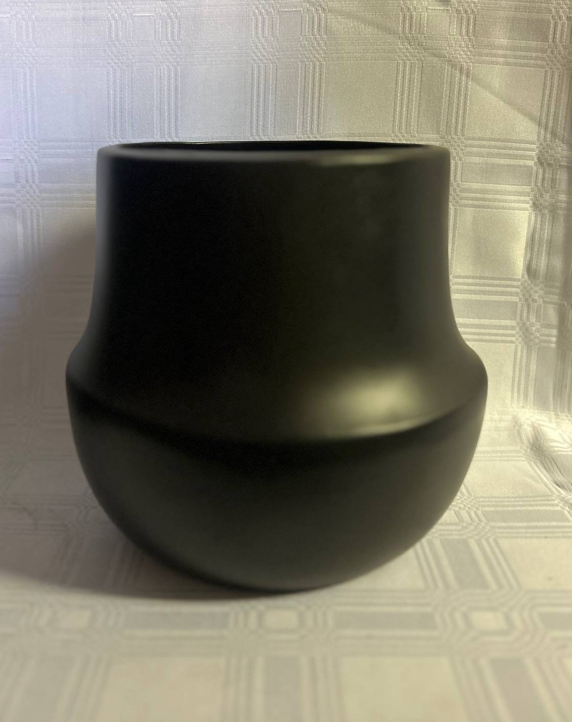 Black Ceramic Pot