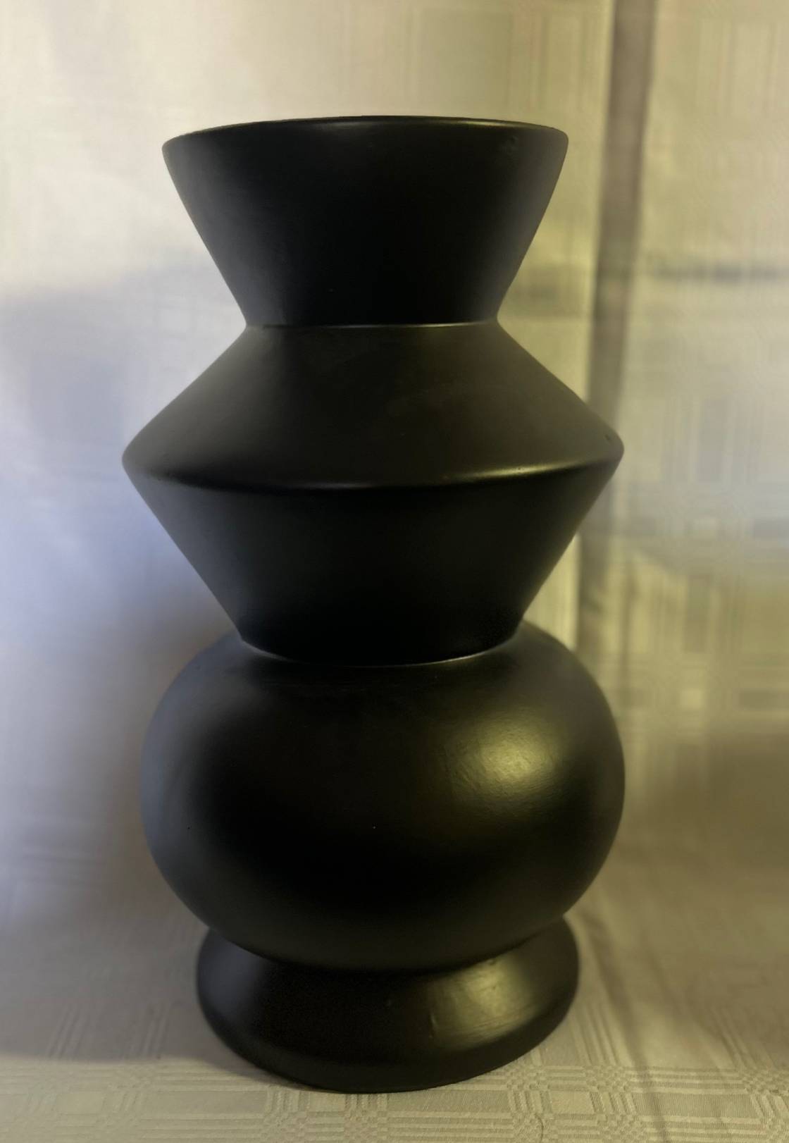 Black Ceramic Bubble Curved vase 