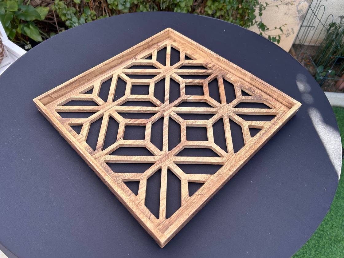 Lightweight wooden tray 